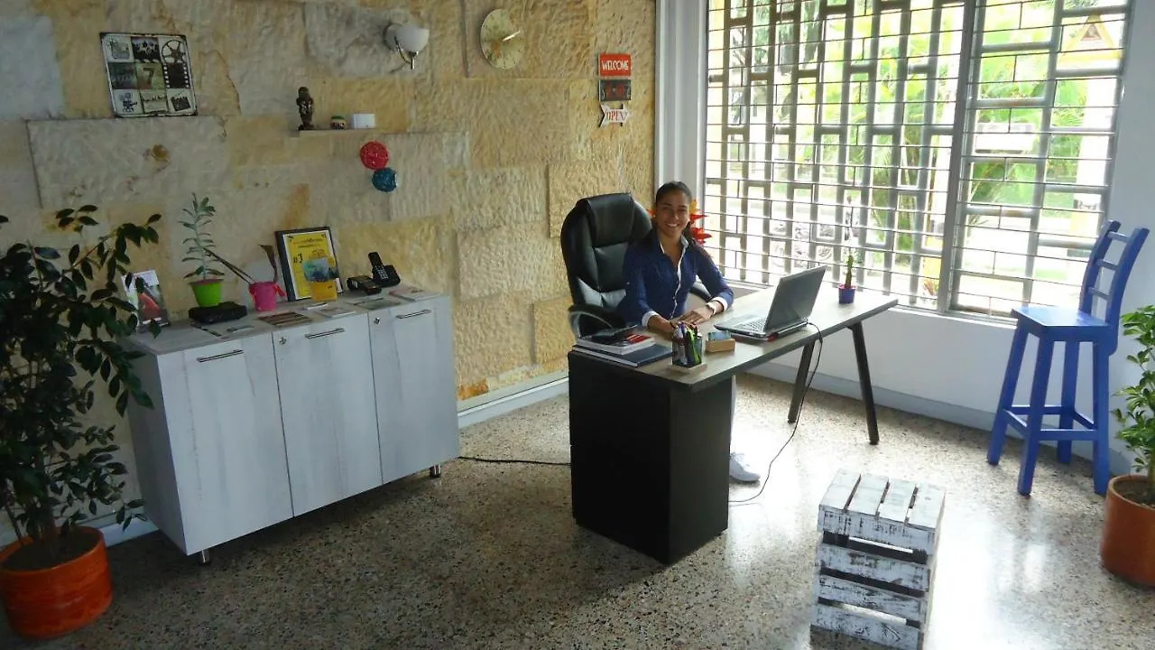 Iris Hostel Medellin 0*,  Colombia